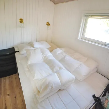 Three-bedroom Holiday In בית נופש *
