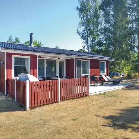 Three-bedroom Holiday In